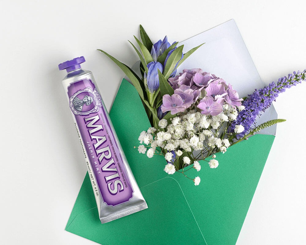 Sig Marvis med blomster